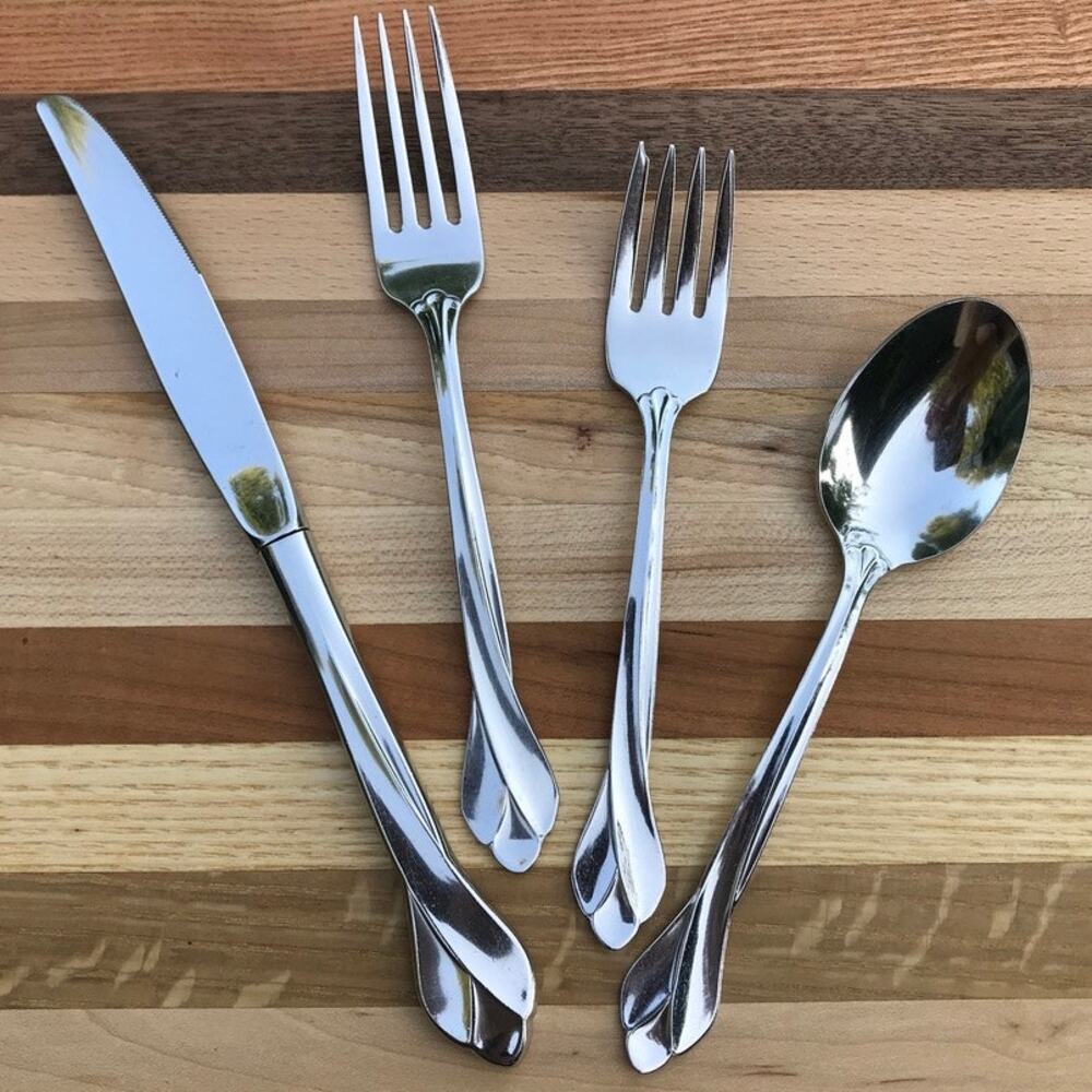 Oneida Tribeca glossy stainless flatware - 4-piece place setting